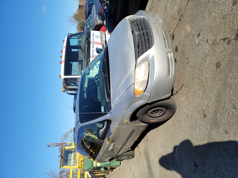 2005 Chrysler Town & Country Base's photo