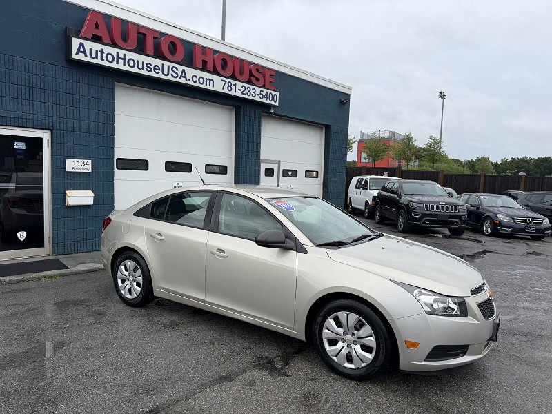 Silver 2014 Chevrolet Cruze Sedan Front-Wheel Drive Automatic
