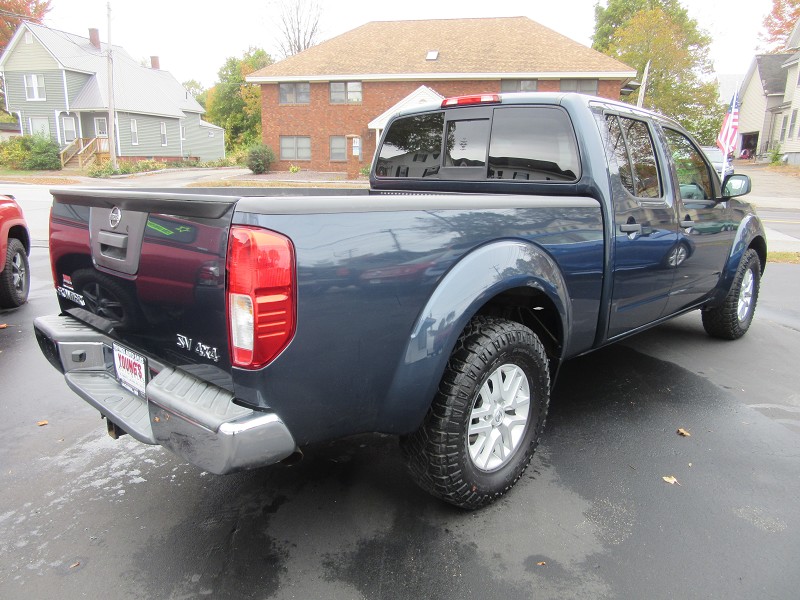 2016 Nissan Frontier Crew Cab SV photo 3