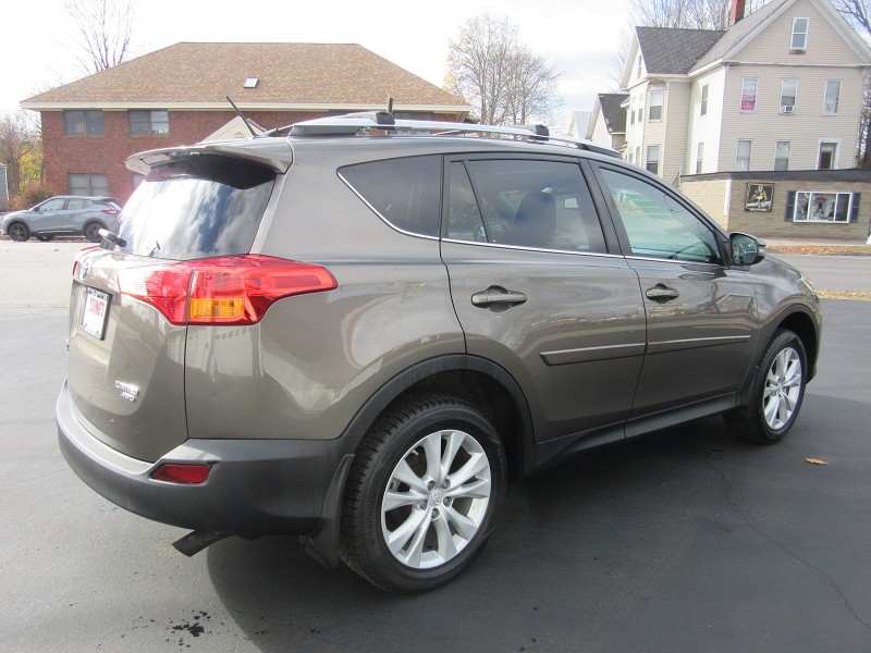 2015 Toyota RAV4 Limited photo 2