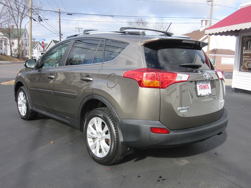 2015 Toyota RAV4 Limited photo 3