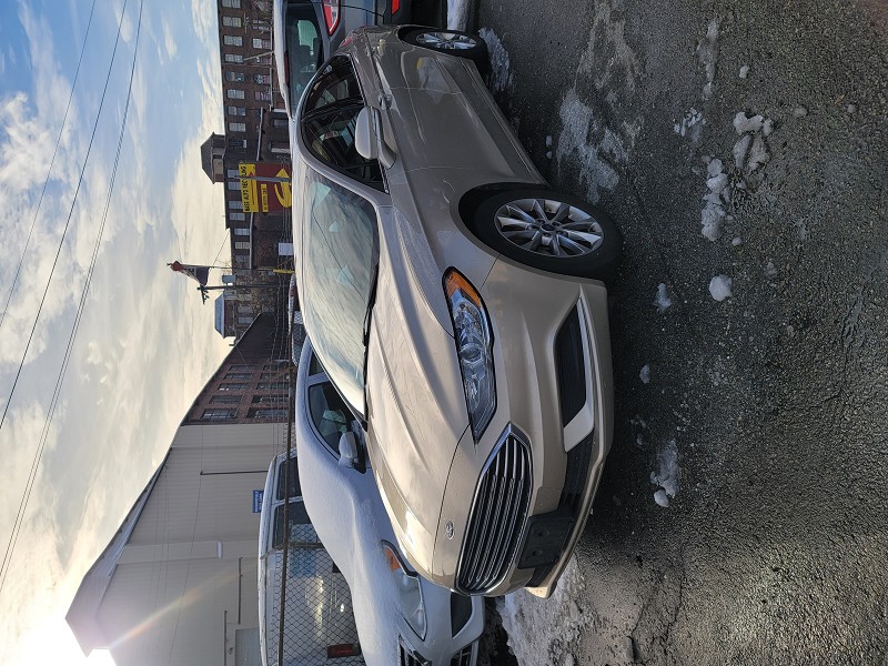 2017 Ford Fusion SE's photo