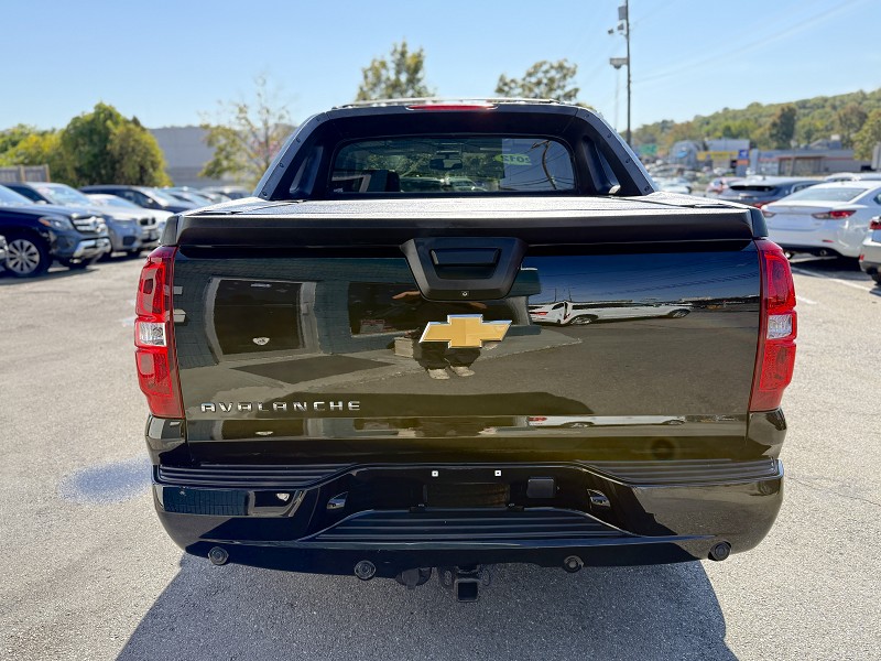 View vehicle photo 6