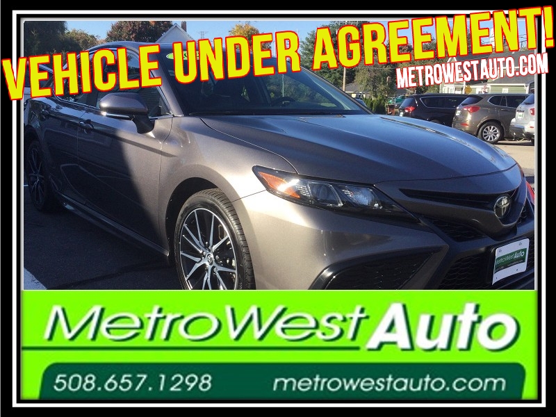 Gray 2022 Toyota Camry Sedan Front-Wheel Drive Automatic