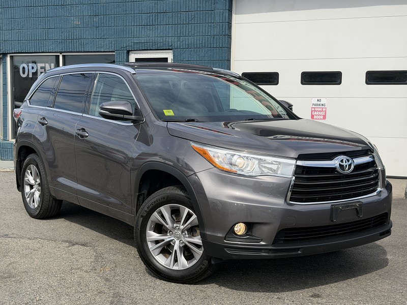 Gray 2015 Toyota Highlander SUV / Crossover Front-Wheel Drive Automatic