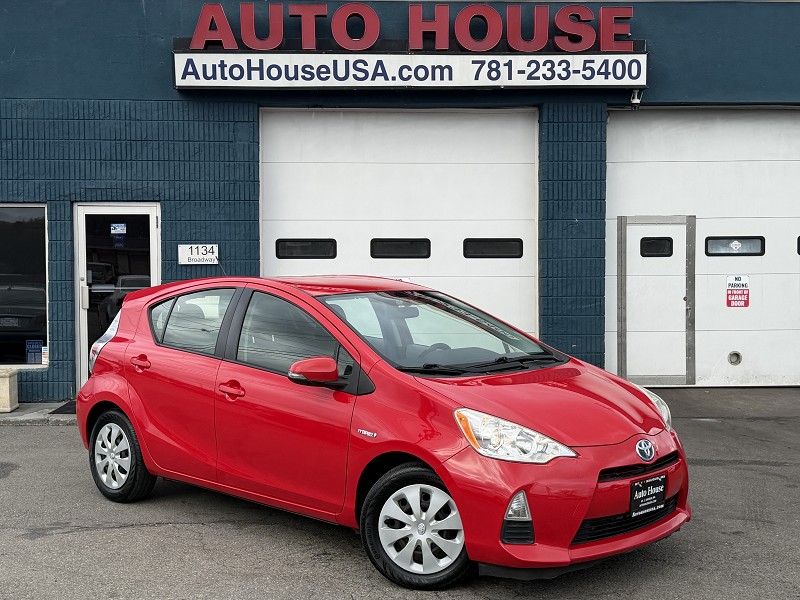 2013 Toyota Prius c Two's photo