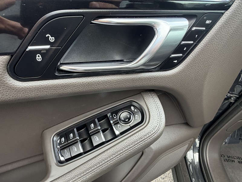 2017 Porsche Macan Base - Photo 18