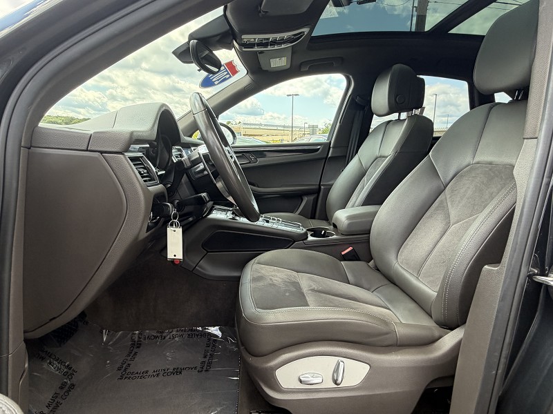 2017 Porsche Macan Base - Photo 19