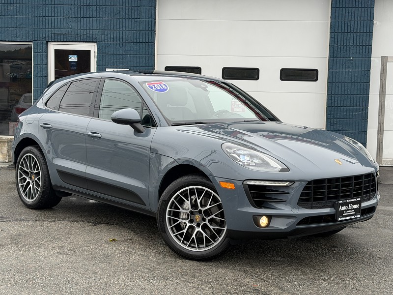 Gray 2018 Porsche Macan SUV / Crossover All-Wheel Drive Automatic